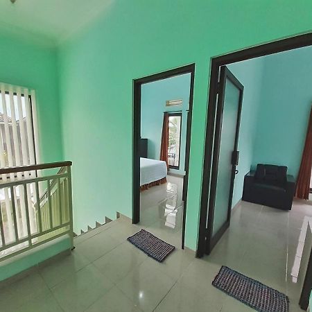 Villa 3 Bedroom Edelweis No. 7 Near Museum Angkut Batu  Exterior photo