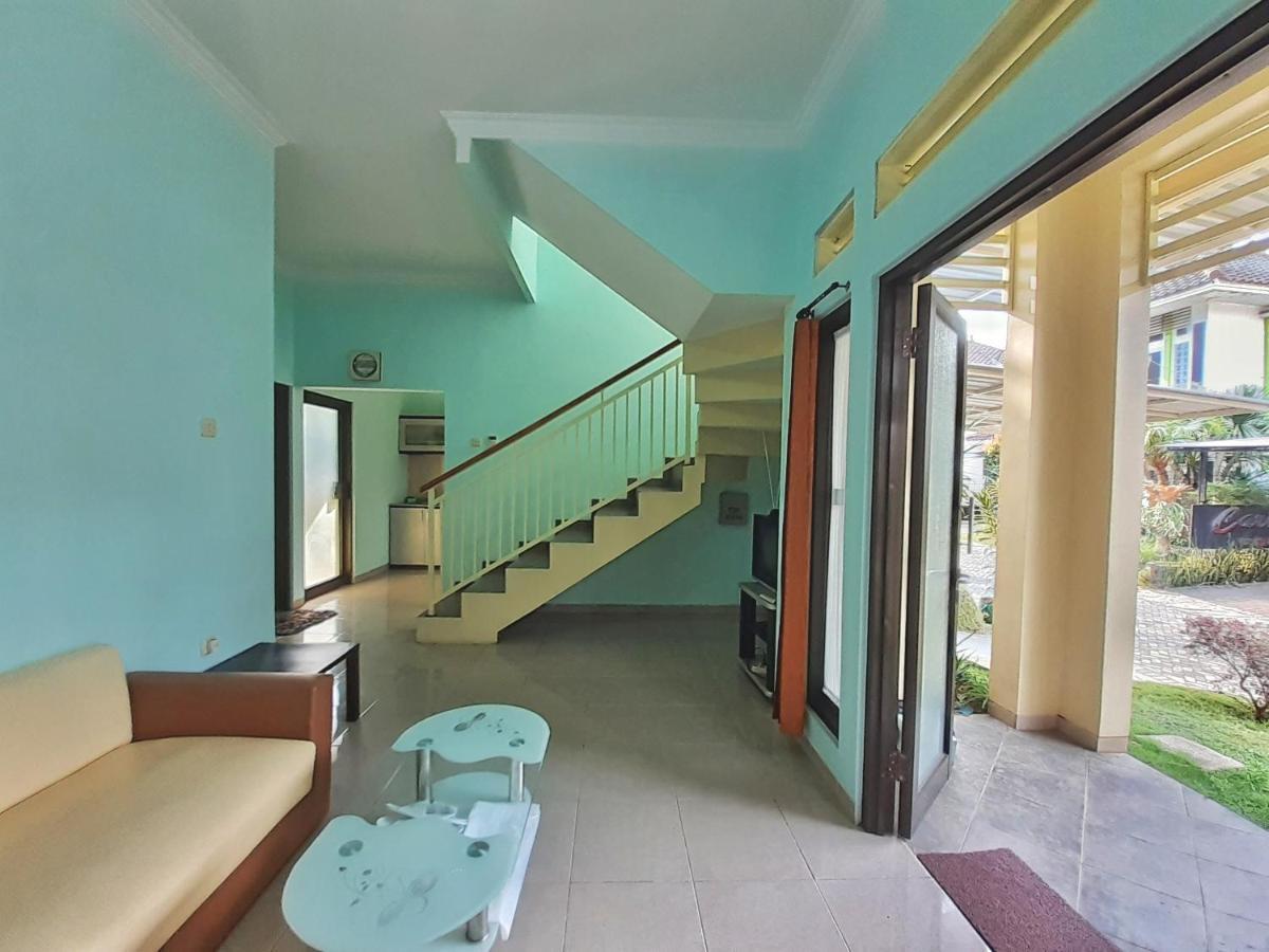 Villa 3 Bedroom Edelweis No. 7 Near Museum Angkut Batu  Exterior photo